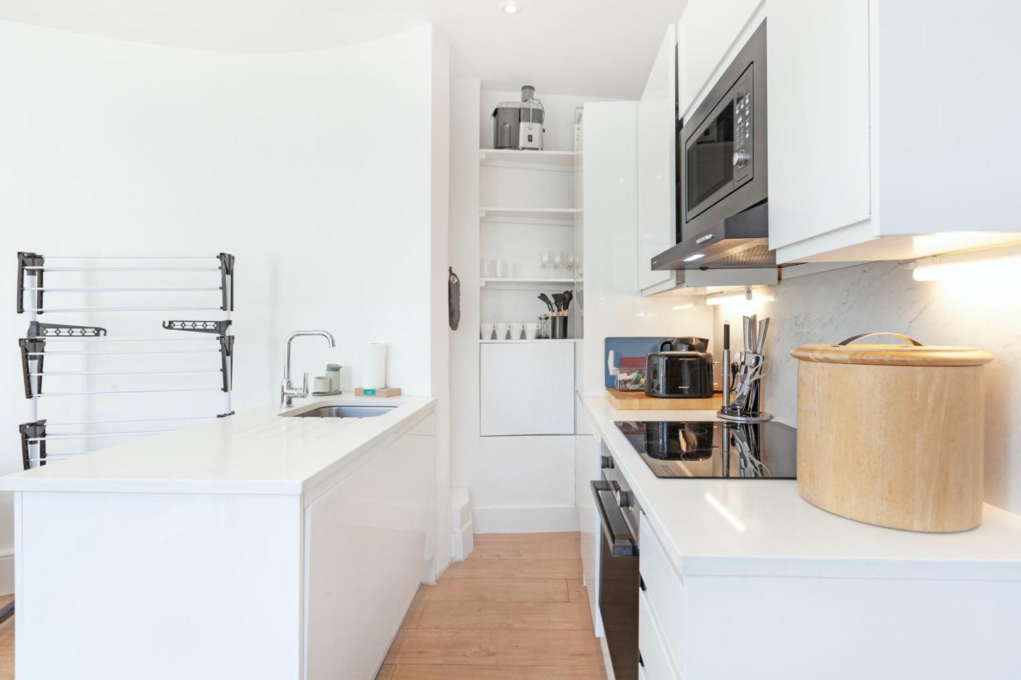 Luxury 2 Bedroom Flat In Royal Crescent Appartement Londres
